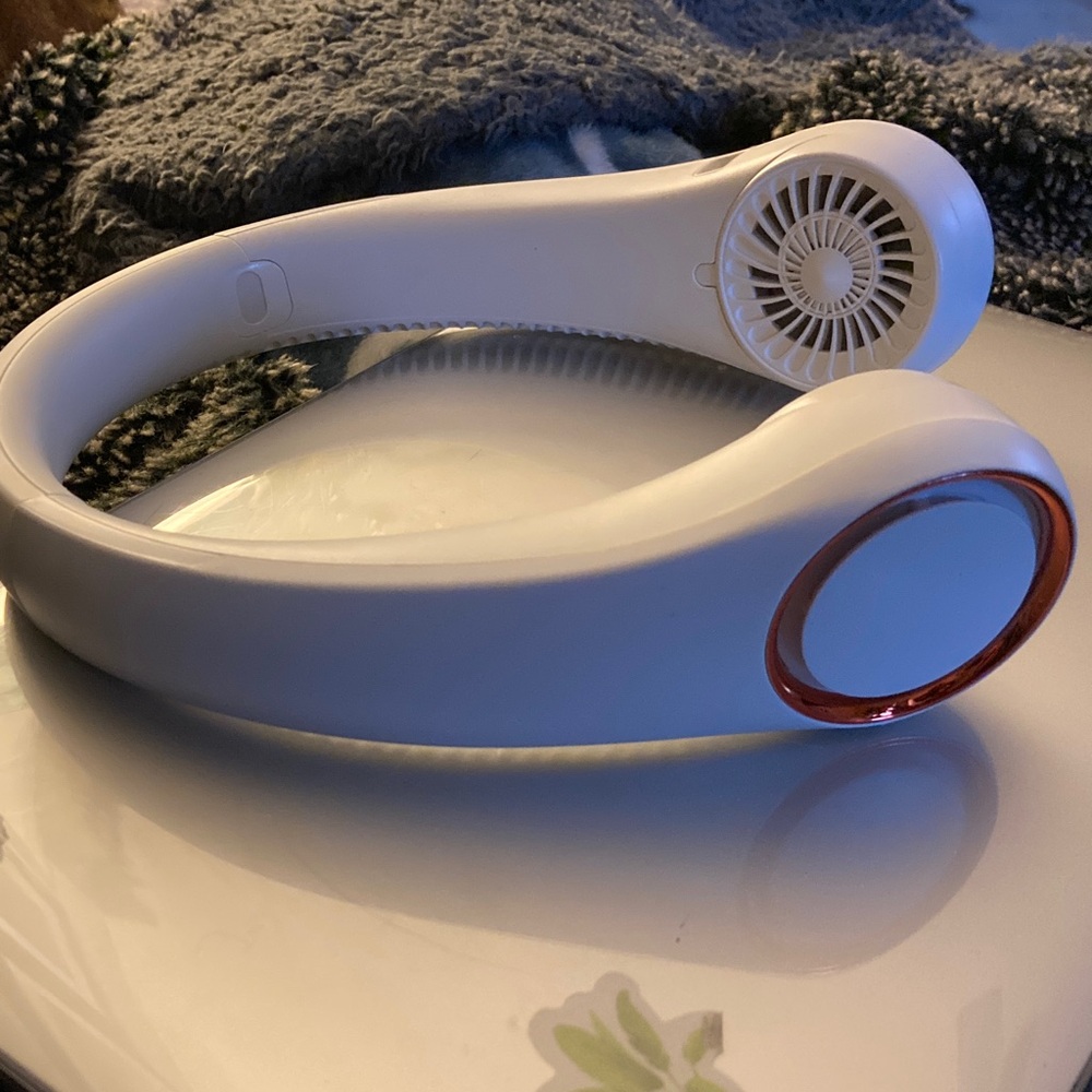 Neck Fan white and Rose Gold  Cordless